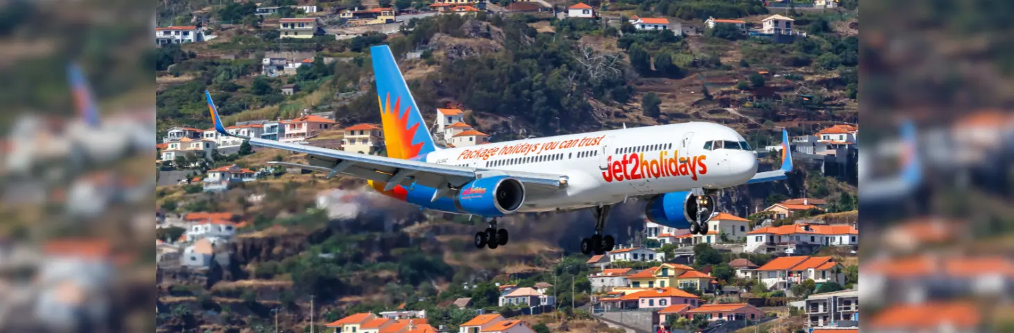 Jet2holidays landing in a city